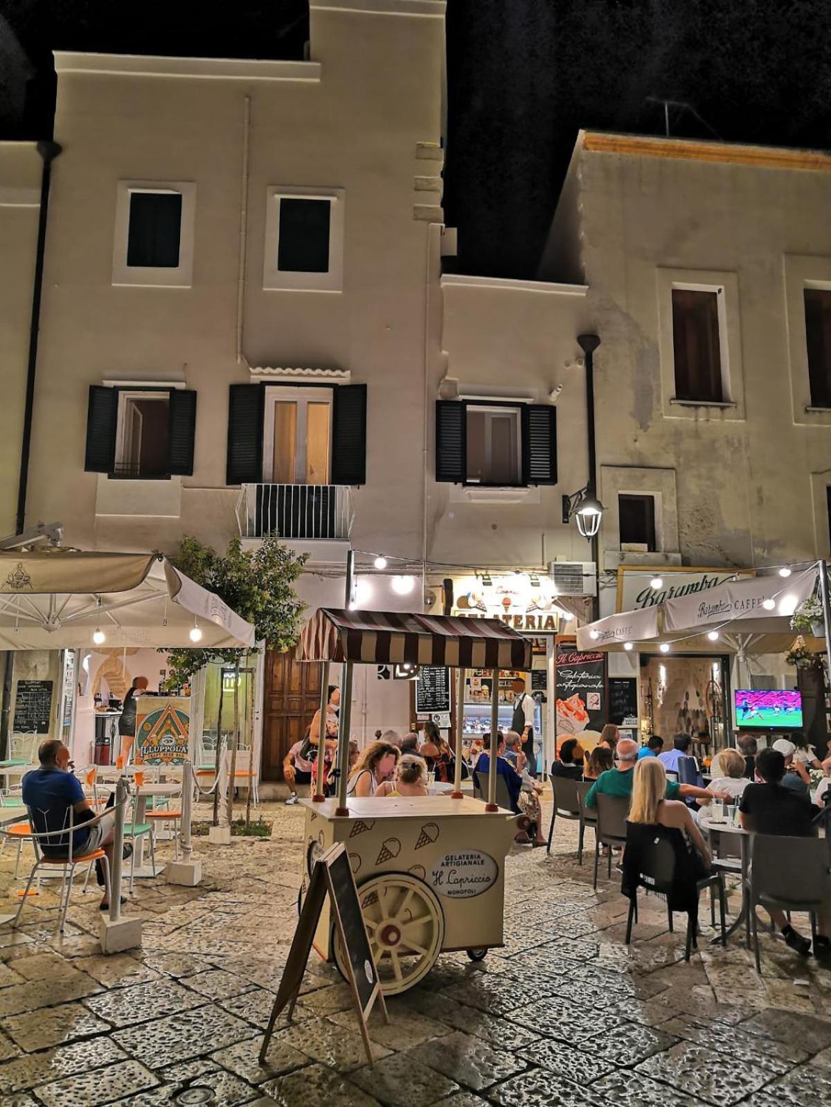 Casadria - Appartamento Nel Centro Storico Vicino Al Mare Monopoli Esterno foto